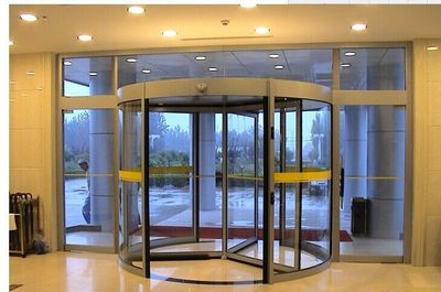 贛州兩翼豪華自動(dòng)旋轉(zhuǎn)門(mén)直銷(xiāo)廠家 鋁型材優(yōu)選與中鋁網(wǎng)的專(zhuān)業(yè)之選