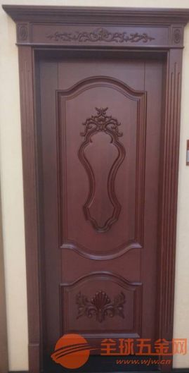 紅海豚原木門(mén) 豪華大氣的原木大門(mén)與旋轉(zhuǎn)門(mén)的匠心之作