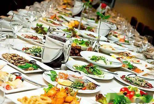 餐飲服務的56個細節(jié)，讓顧客主動帶上朋友再來